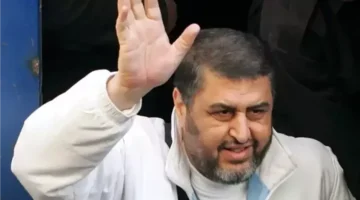 نفي رسمي.. حقيقة الأنباء المتداولة حول وفاة خيرت الشاطر داخل محبسه في مصر